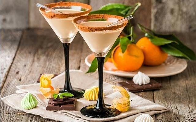 Pumpkin Spice Latte Martini &gt;&gt; Get the recipe!