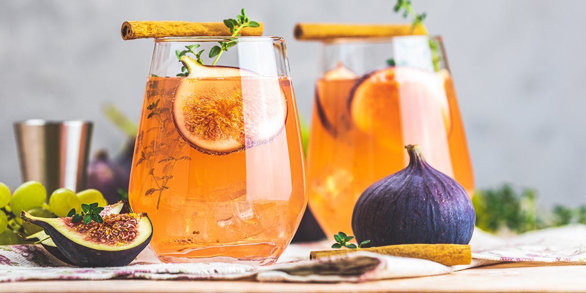 This fig, thyme and honey G&T is a deliciously sweet drink for late summer
