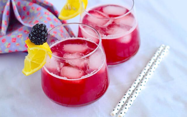 blackberry gin lemonade.jpg
