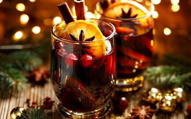 Hot gin drink for colds