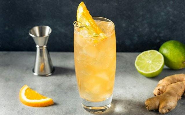 Ginger ale and gin cocktail recipe with Schweppes