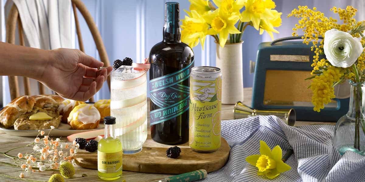 Craft Gin Club's Gin Daffodil is a stunning gin and lemonade cocktail recipe that's perfect for spring!