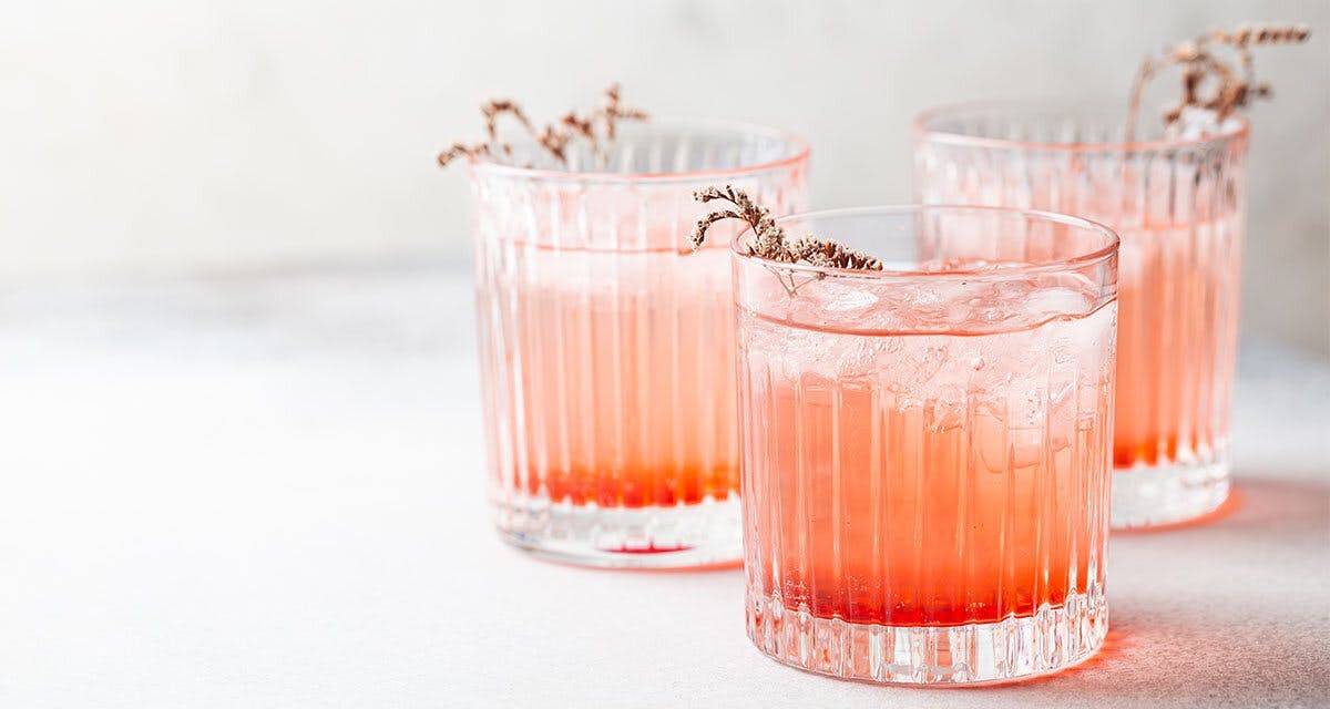 This pink lemonade gin cocktail is super simple, sweet and stunning!