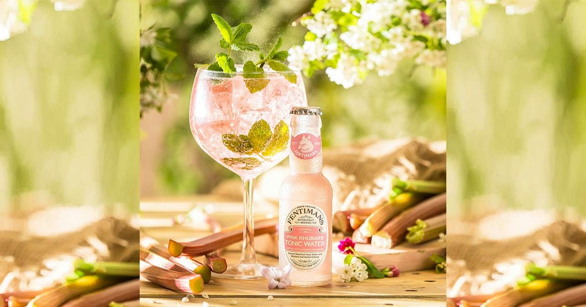 Be pretty in pink with this delicious rhubarb and elderflower gin cocktail