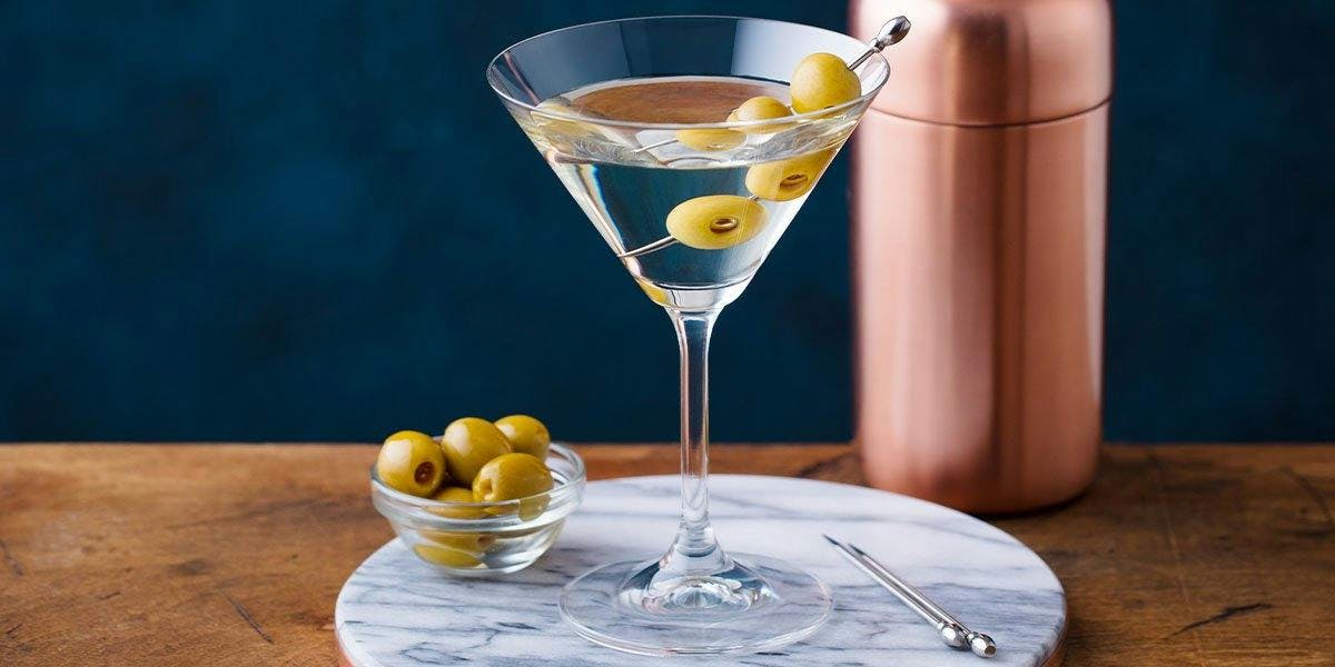 Discover 3 fabulous gin and olive cocktail recipes! 