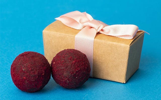 sloe-gin-chocolate-truffle-gift-box.jpg