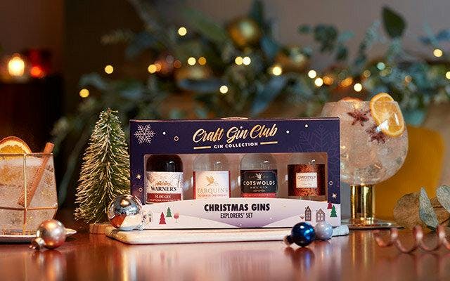 This miniature gin set will make any Christmas party complete!