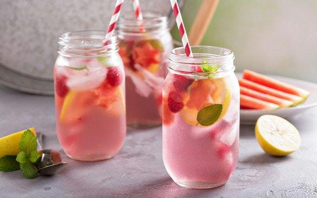 Pink soda and gin cocktail recipe