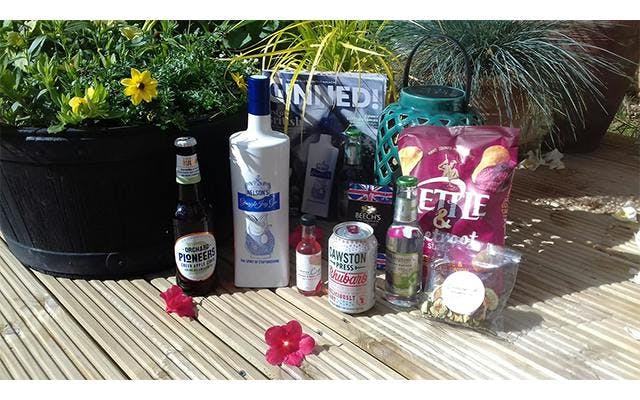 Ruth N. decked (gettit?!) her garden out with the delights of June’s Gin of the Month box and we couldn’t be happier to see it!