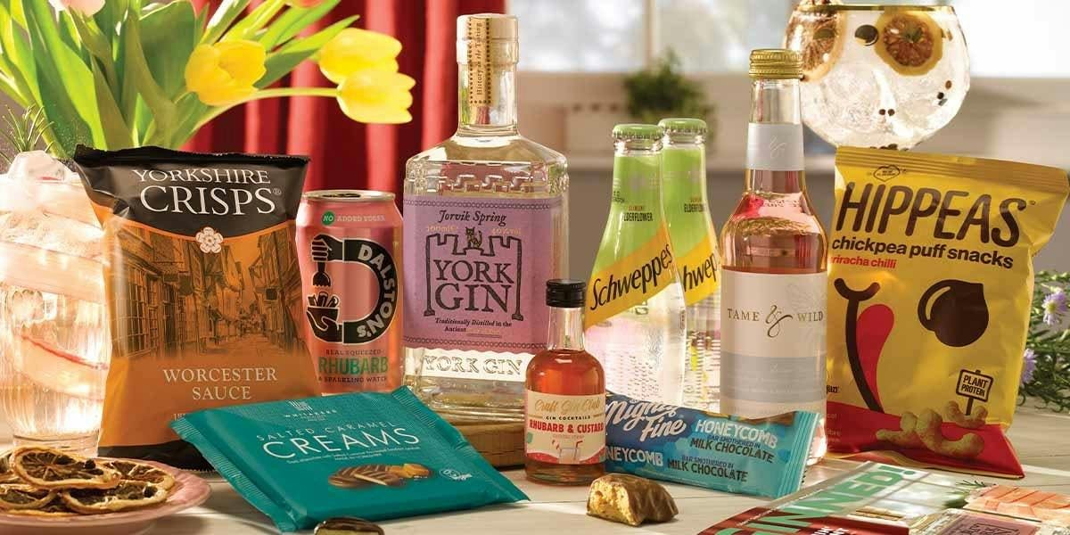 Spring into March with Craft Gin Club's stunning March 2023 Gin of the Month box! 