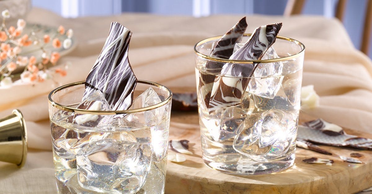 This stunning White Chocolate Negroni is the cocktail of our ginny dreams!