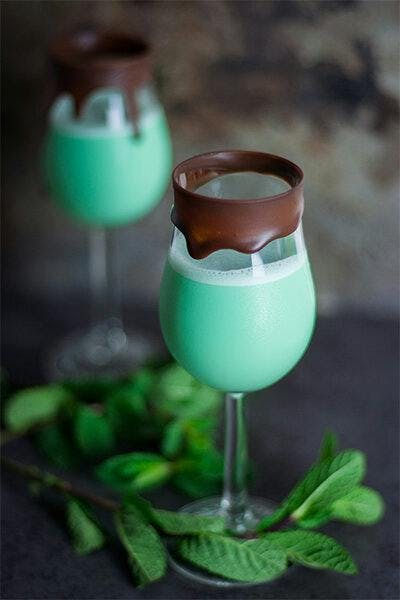 Flying Grasshopper Mint White Chocolate Cream Gin Cocktail