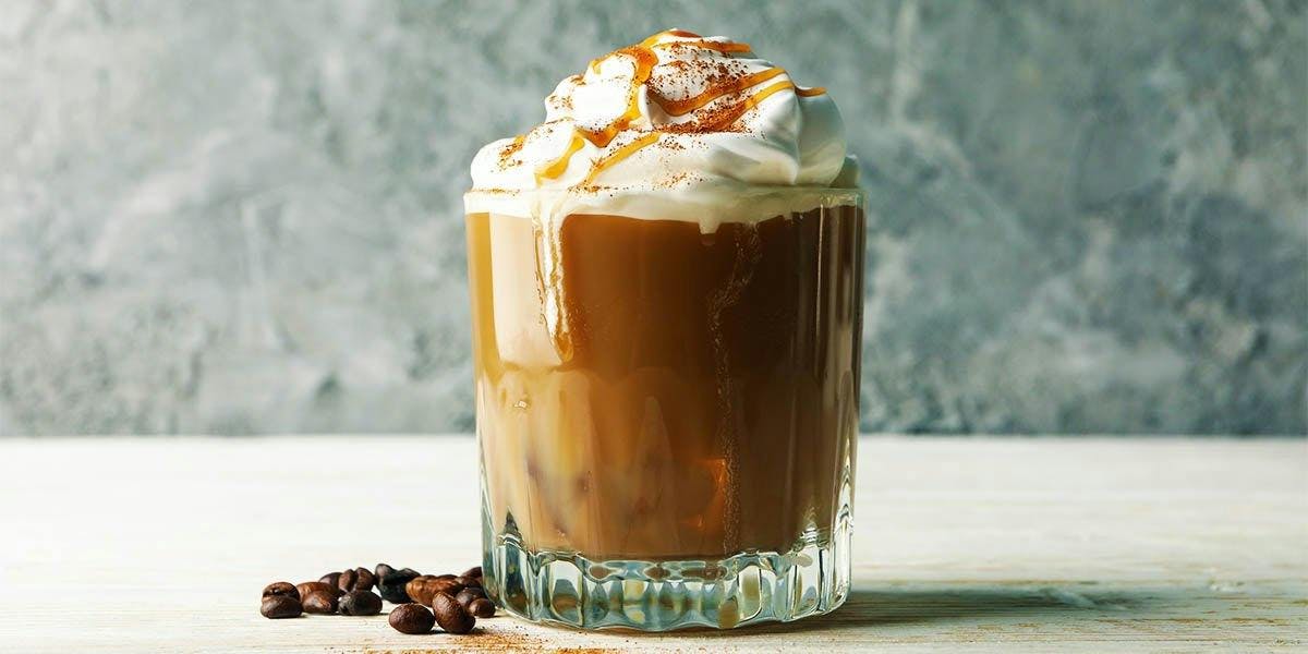 Chocolate & Toffee White Russian: we are in love with this cocktail recipe! 