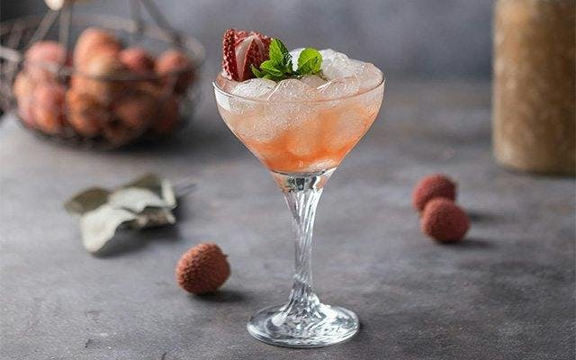 Lychee and gin cocktail recipe