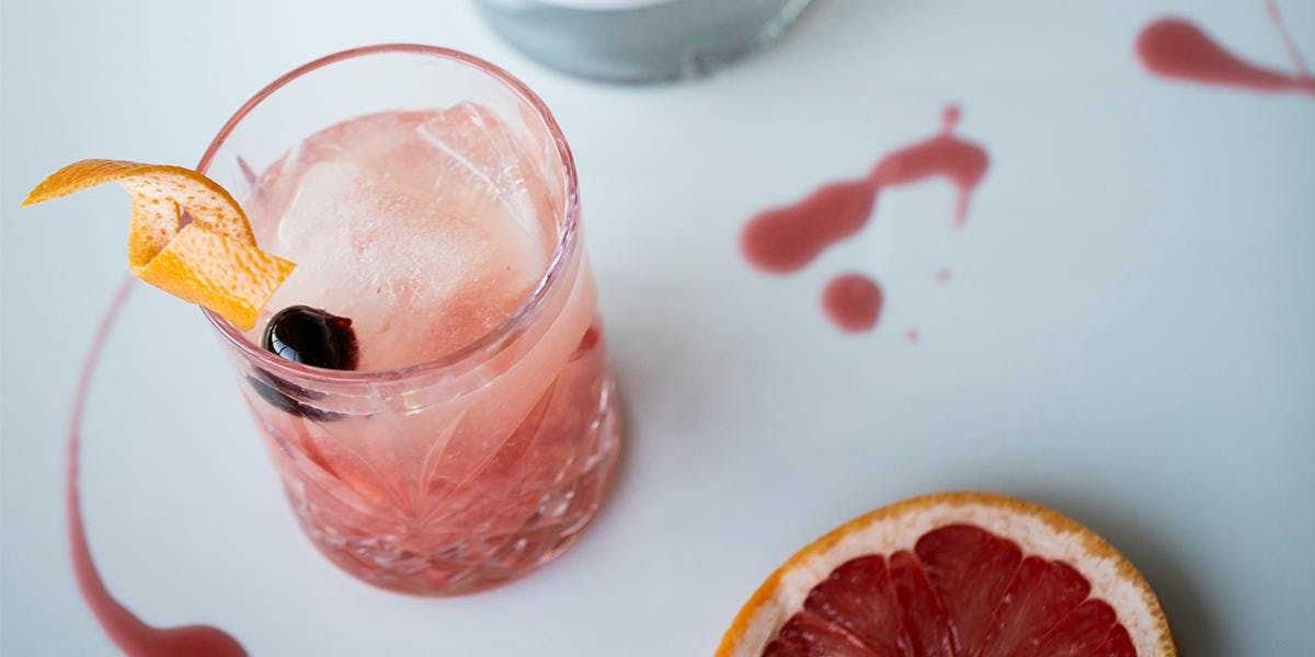 When life - and cocktails - imitates art, great things happen! Like this bittersweet grapefruit gin cocktail