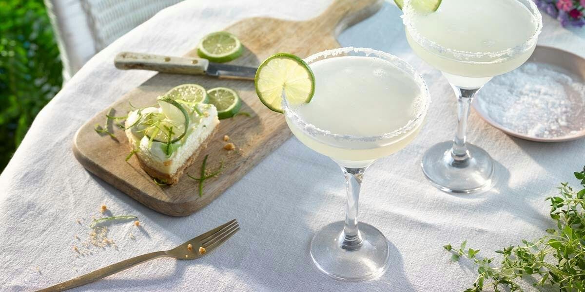 Love a Margarita?  You'll adore this amazing twist on the classic cocktail: meet the Ginarita!