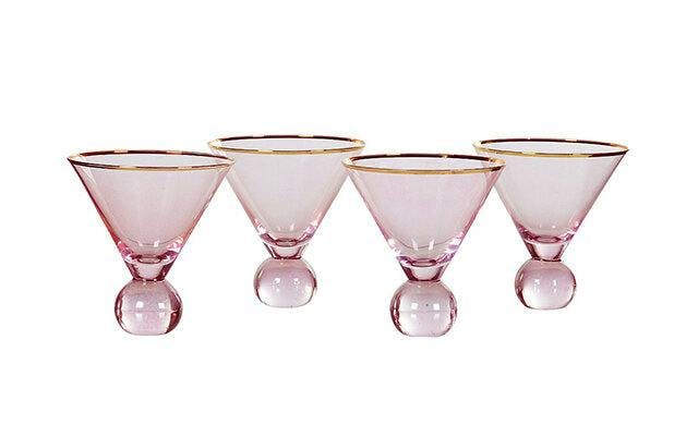 22 of the prettiest gin and cocktail glasses! Discover them now &gt;&gt;