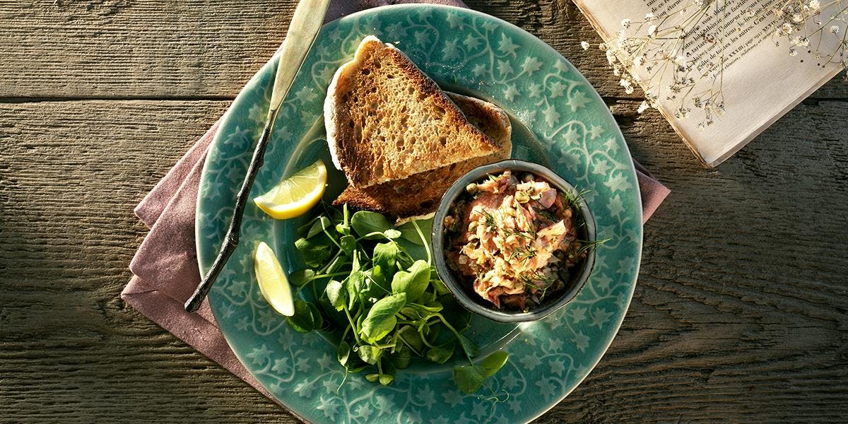 Easy recipe for gin-cured smoked salmon rillettes
