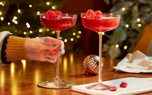 Cranberry and gin cocktail recipe for Christmas