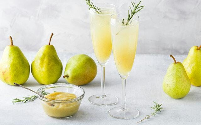 A Pear Gin Royale only needs three ingredients!