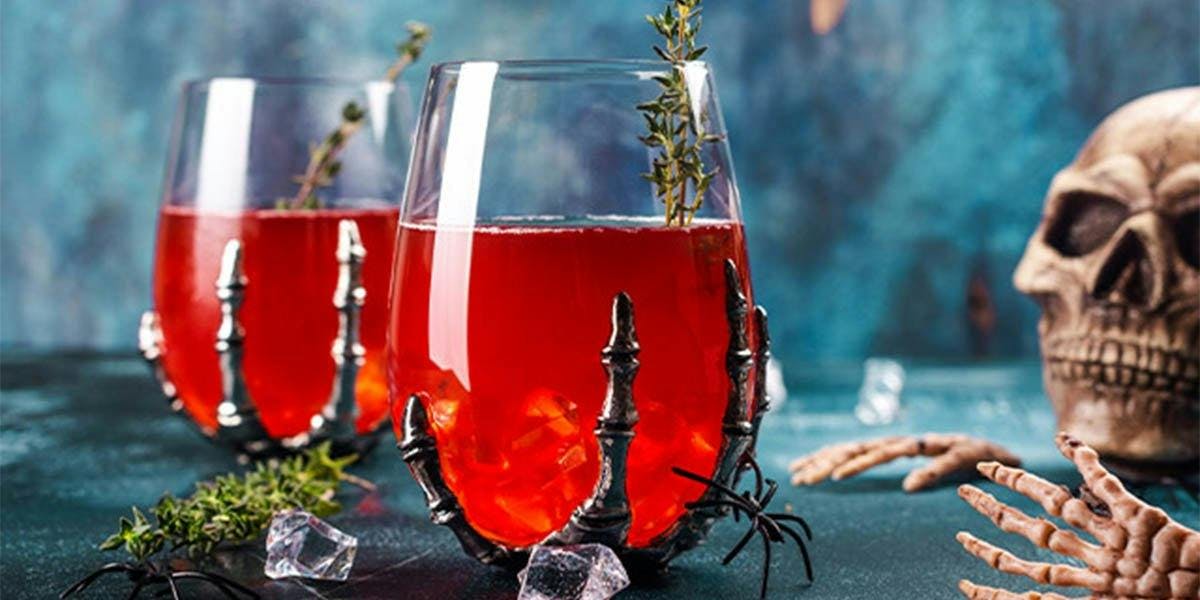 5 frighteningly good Halloween cocktail recipes that use gin liqueurs! 