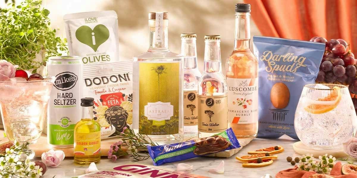 Check out Craft Gin Club's June 2022 Gin of the Month box!