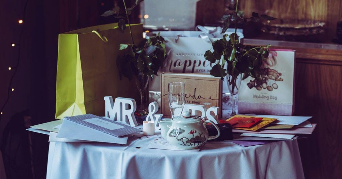Wedding+gift+ideas+for+gin+lovers.jpg