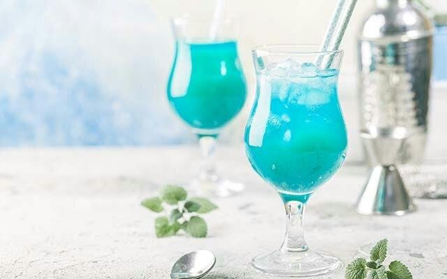 Blue+Lagoon+Gin+Cocktail.jpg